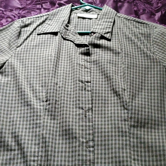Women's 3/4 sleeve dress shirt or wear with jeans - Picture 3 of 4